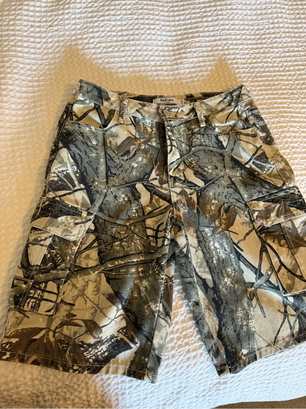 Women’s  Camo Cargo Shorts - Olive Green
